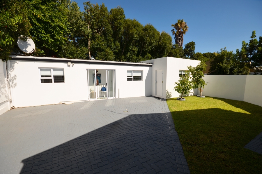 4 Bedroom Property for Sale in Table View Western Cape